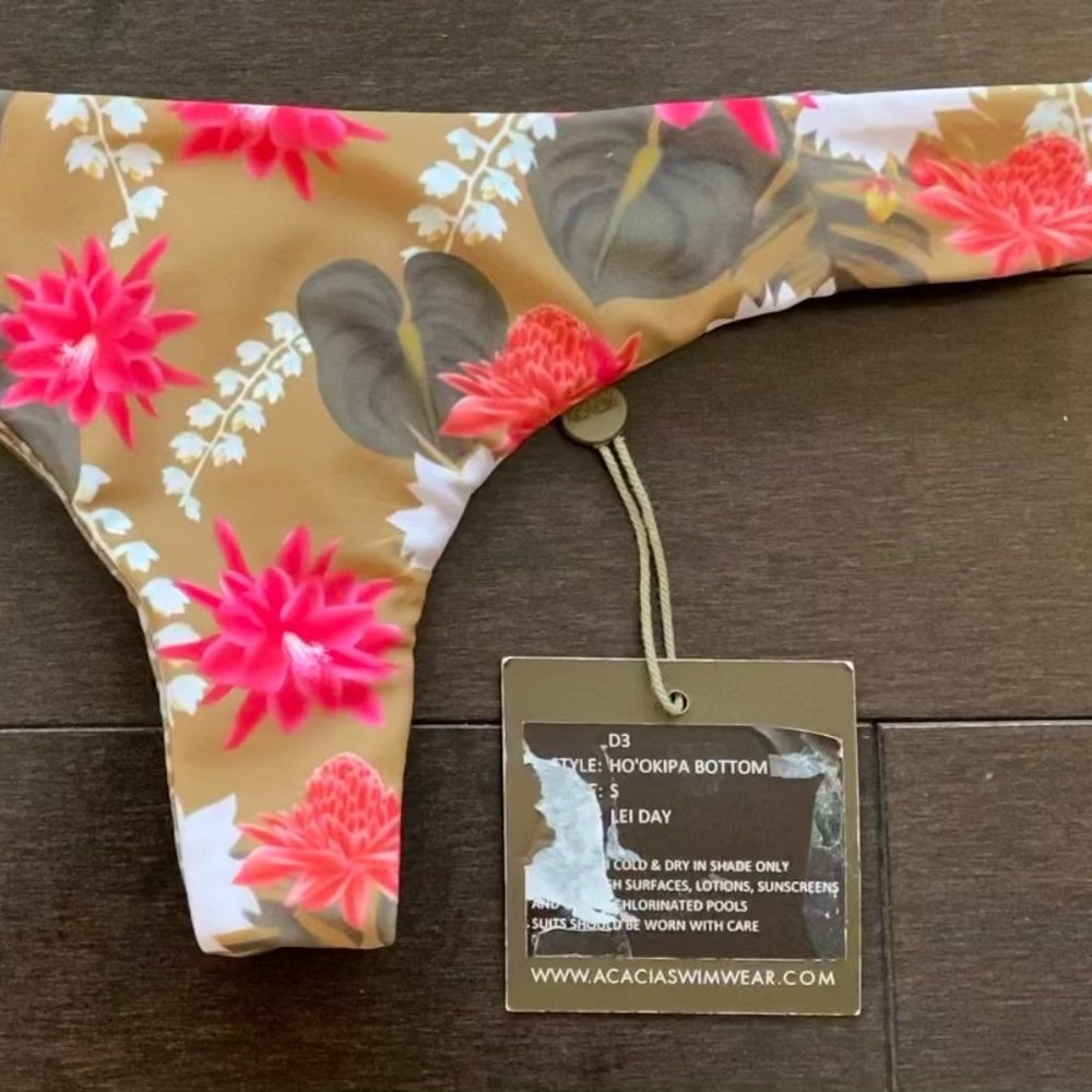 NWT Acacia Lei Day Ho'okipa Bikini Bottom Size S